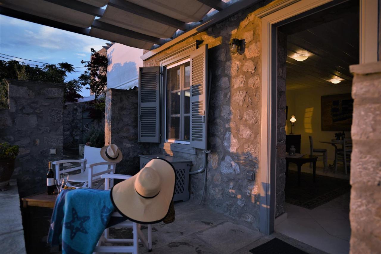 Sunset Hydra Apartmán *